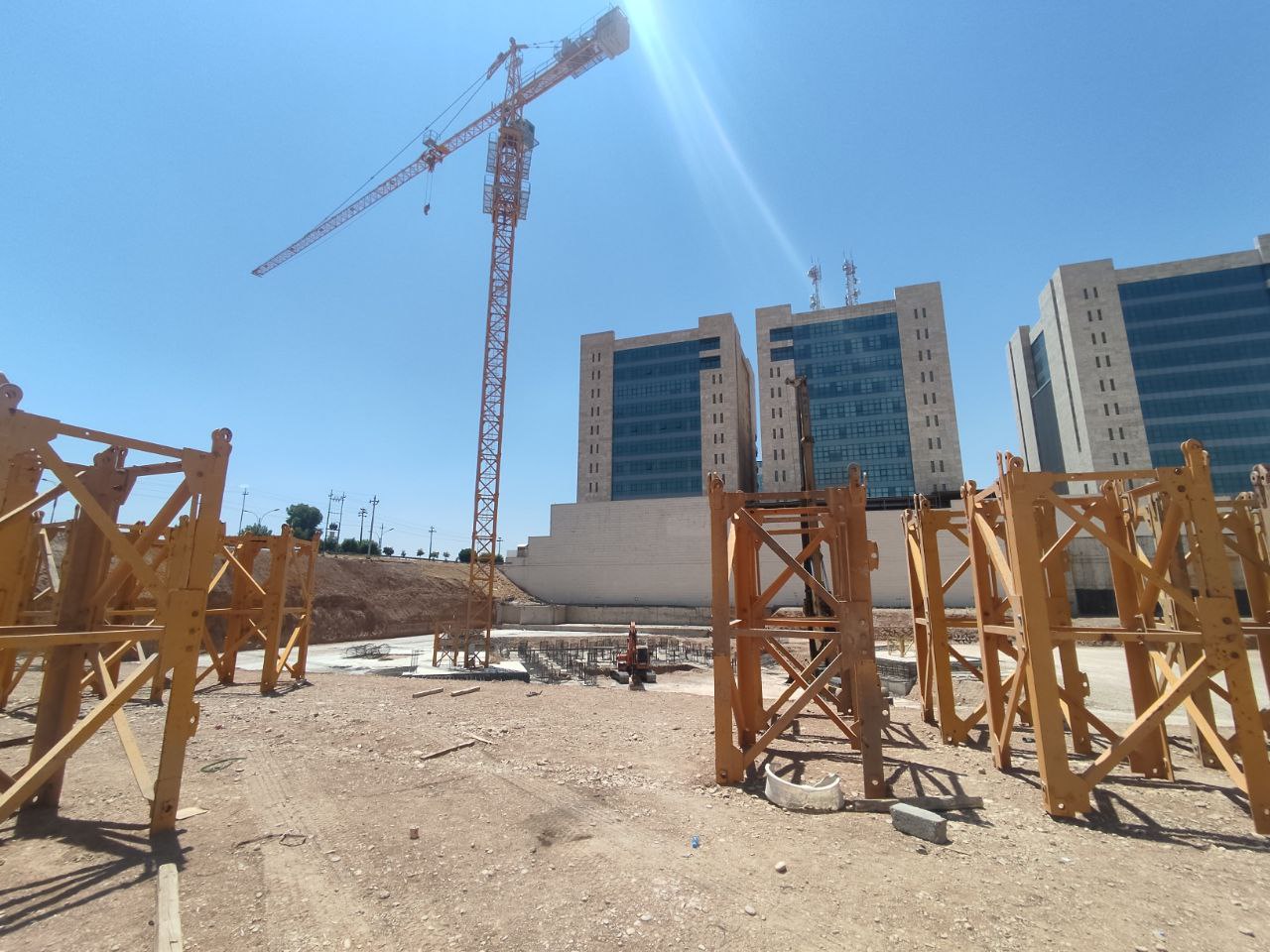 About aura Arbil Aura Arbil is a non-governmental company devoted to operating in the fields of real estate and general/limited business. Our principal aim is to enhance and foster the commercial and industrial sectors within Kurdistan and beyond